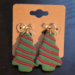 Green Christmas Tree Clay Bow Post Dangle Earrings